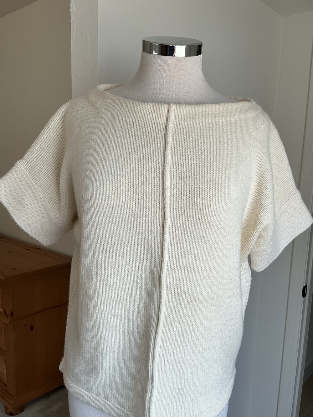 Brochu Walker Cream Short-Sleeve Sweater with Center Seam - Size Small